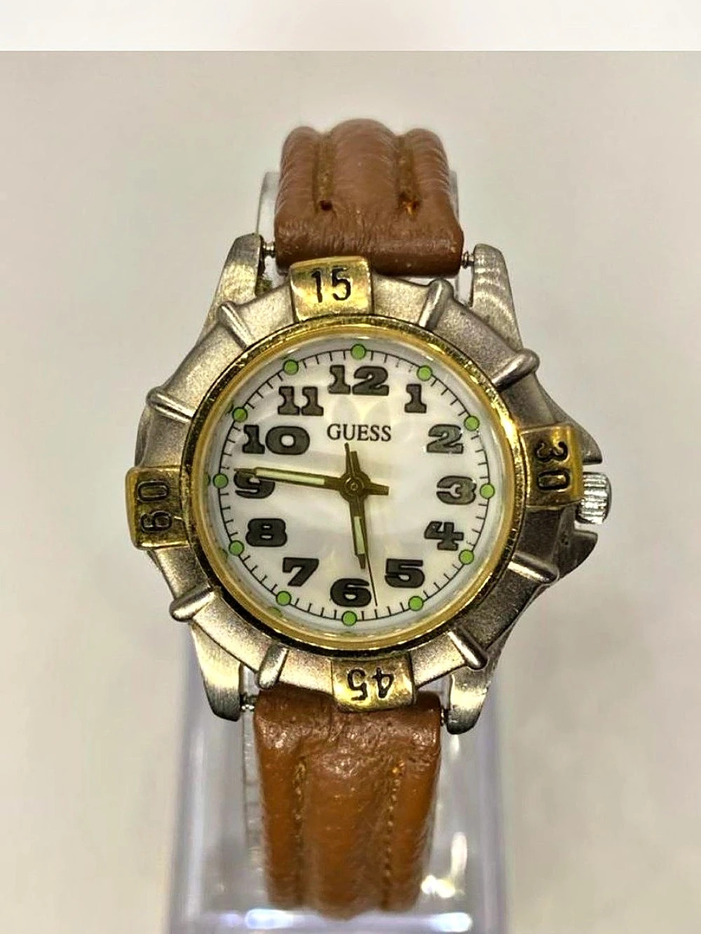 *** Guess ^^^ Ladies Analog Watch *** Tan & Silver ^^^